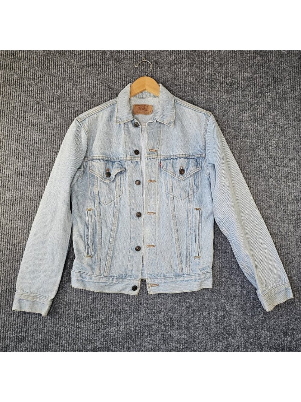 Vintage 80s Levis 70506 0211 Denim Trucker Jacket Light Wash Made In USA Mens XS